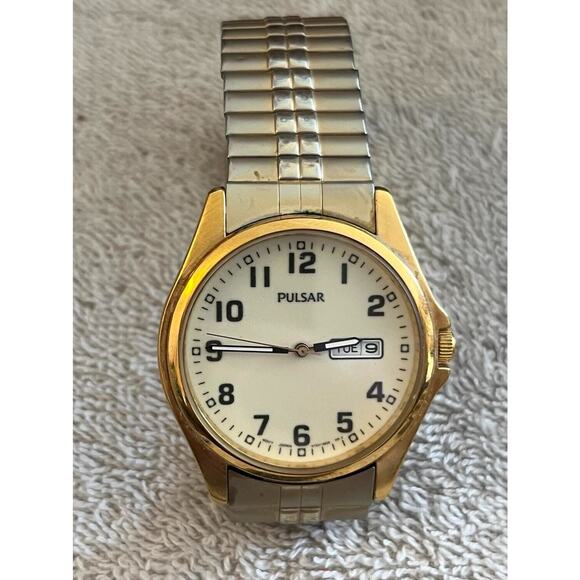 Vintage Pulsar Watch Men Gold Tone Lumi Dial DayDate V733-9A50 New battery - Picture 1 of 2